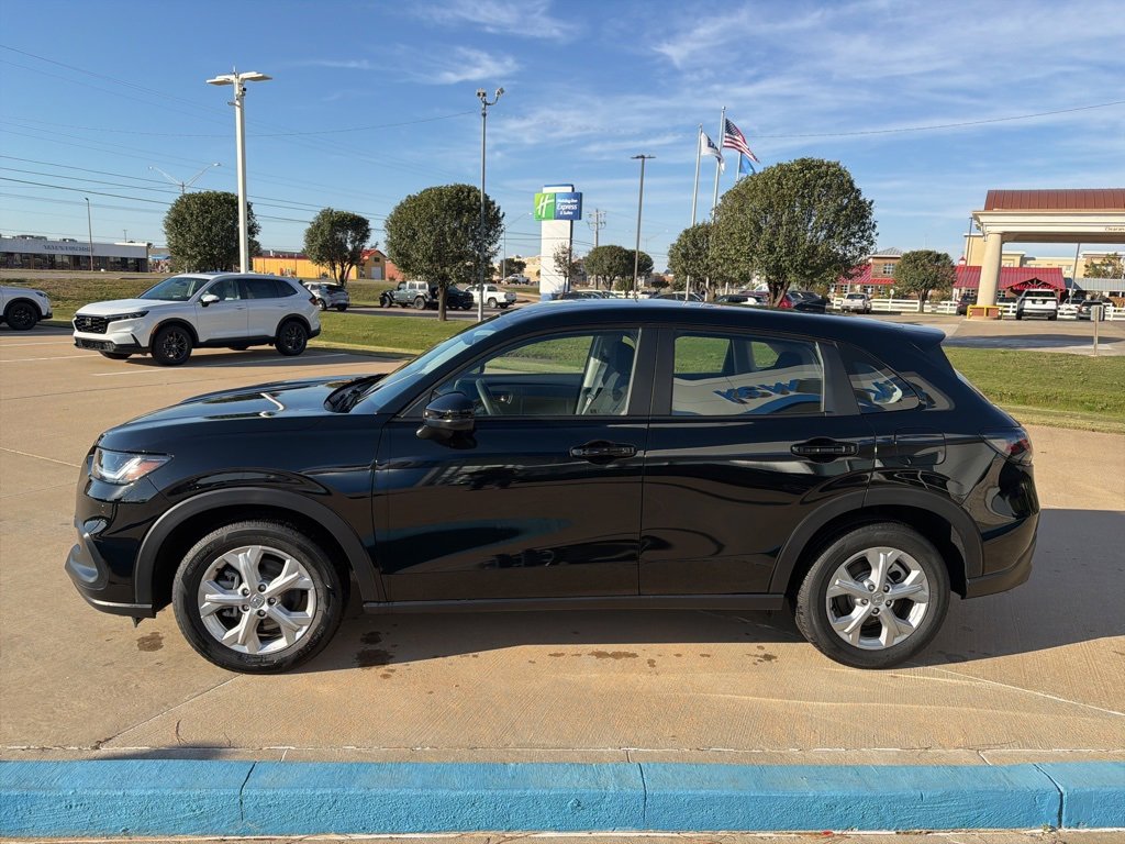 Certified 2025 Honda HR-V LX image 5