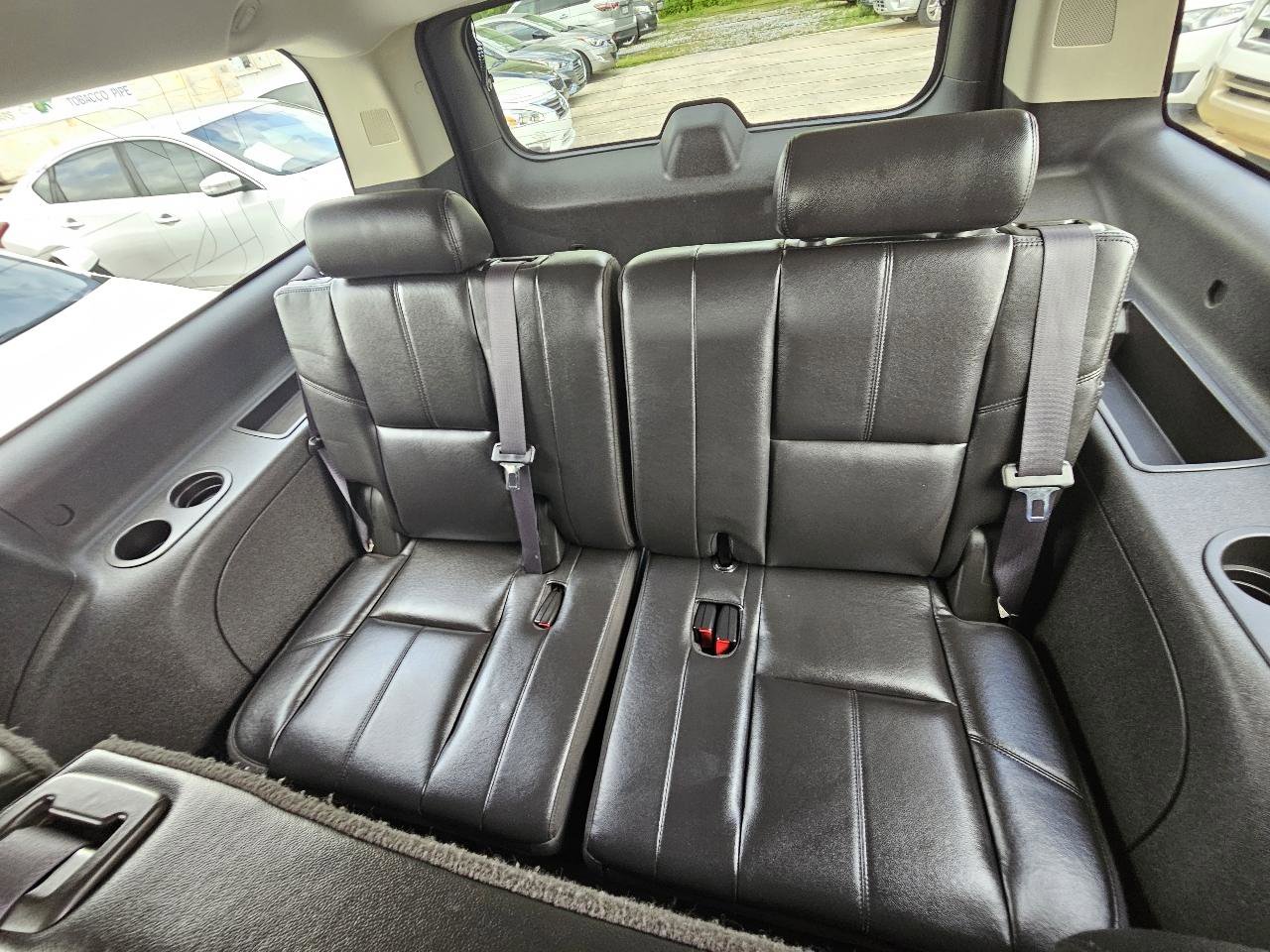 Used 2011 Chevrolet Suburban LT image 24