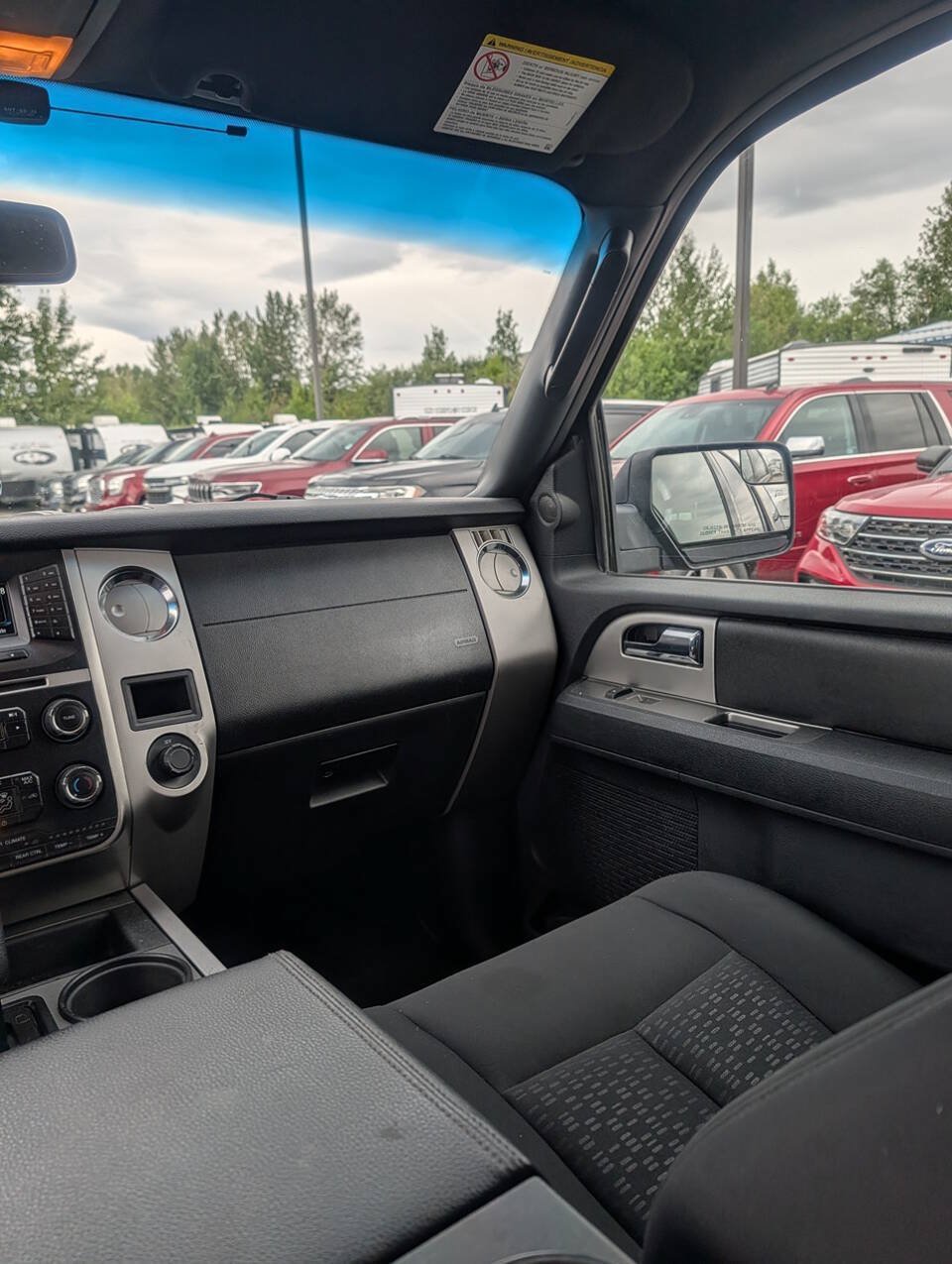 Used 2017 Ford Expedition XLT AWD/4WD image 26