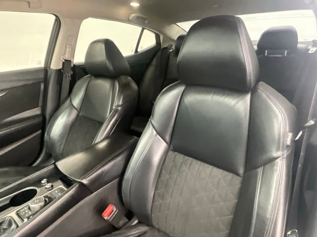 Used 2016 Nissan Maxima SR image 4