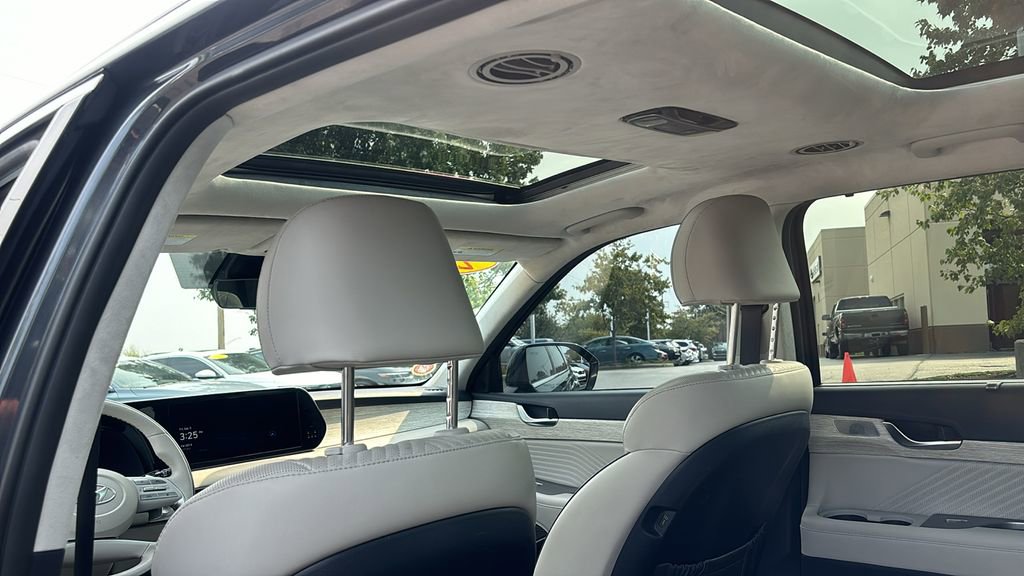 Used 2024 Hyundai Palisade Calligraphy image 32