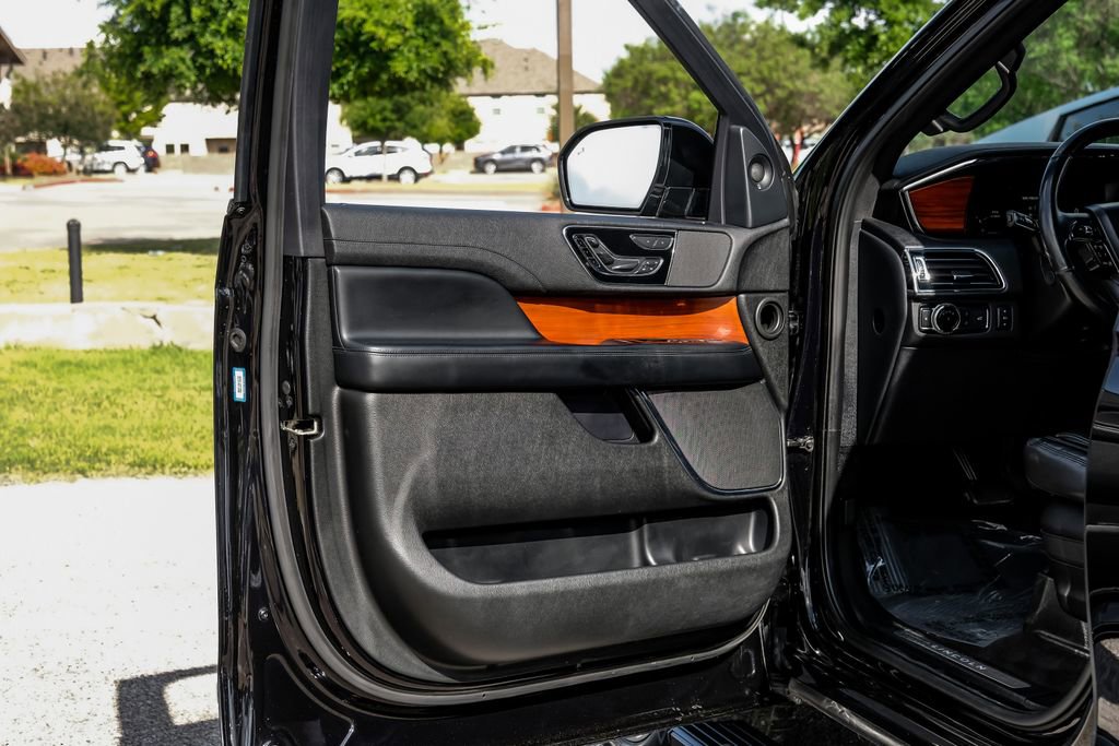 Used 2020 Lincoln Navigator Reserve image 53