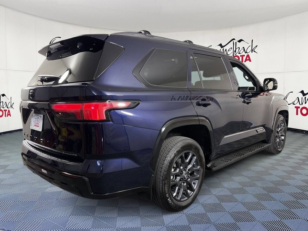 Used 2026 Toyota Sequoia Platinum AWD/4WD image 8