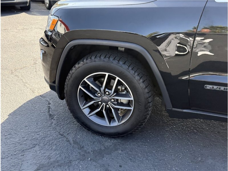 Used 2019 Jeep Grand Cherokee Limited image 10