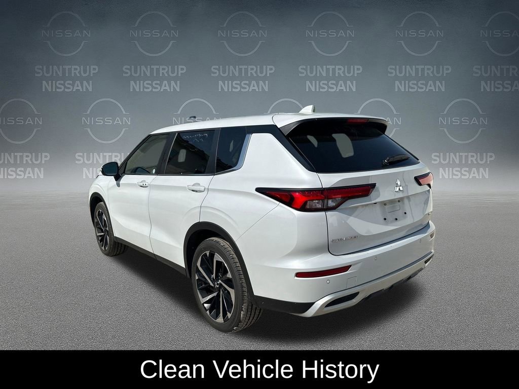 Used 2024 Mitsubishi Outlander SE FWD image 3
