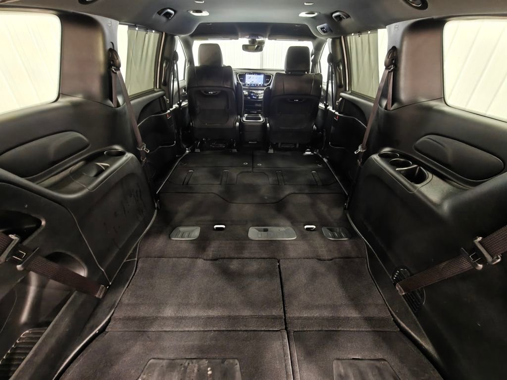 Used 2025 Chrysler Pacifica Select image 36