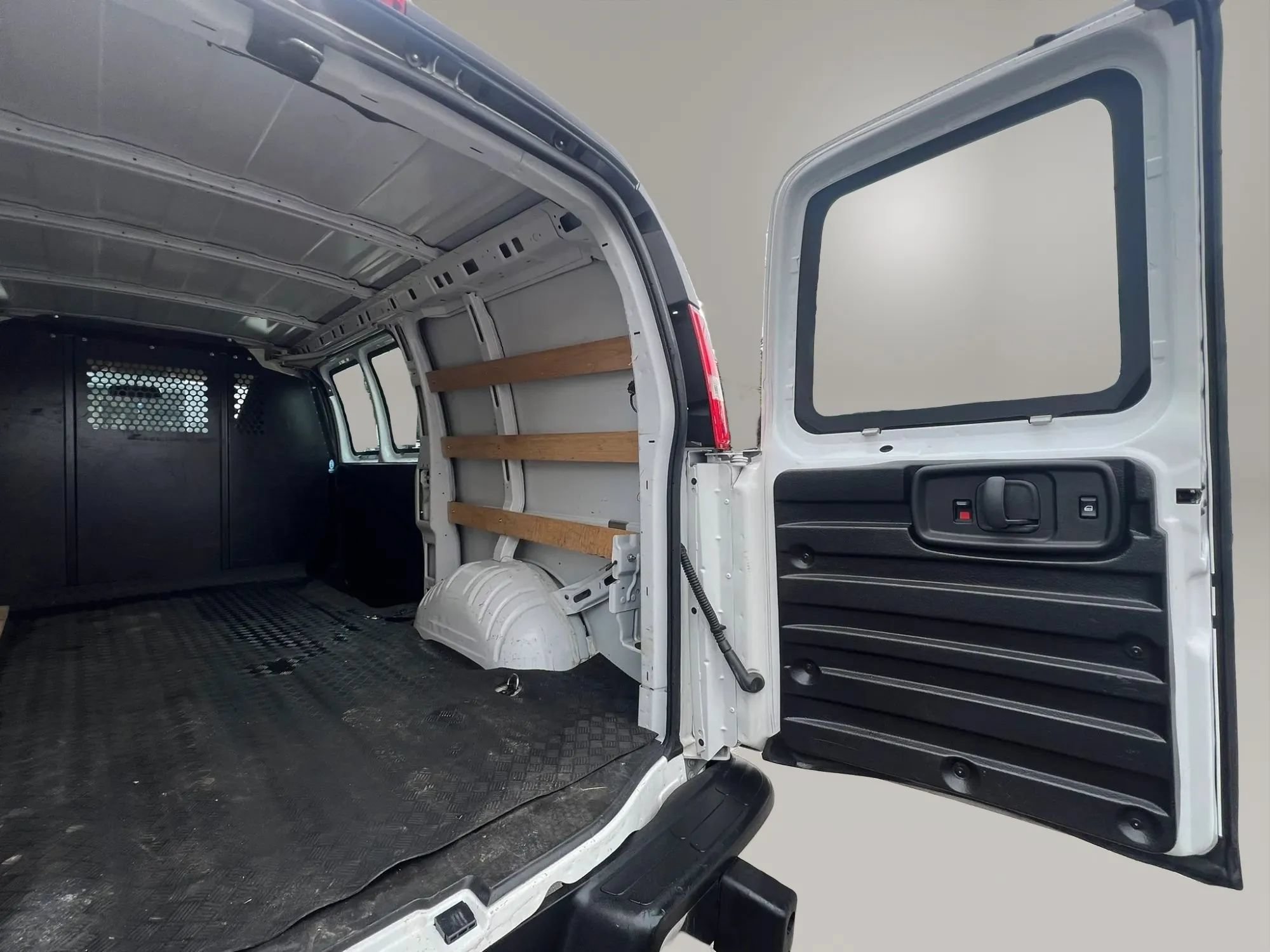 Used 2021 Chevrolet Express 2500 w/ Driver Convenience Package RWD image 11