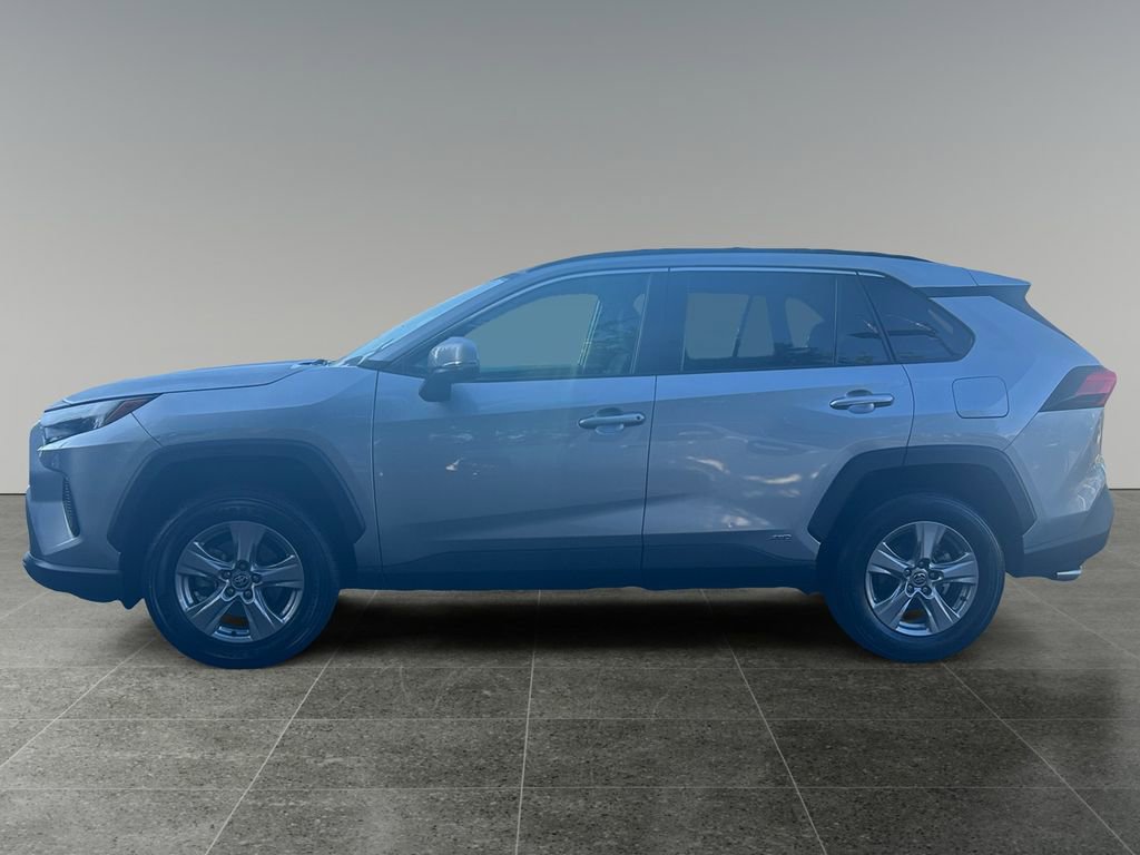 Used 2022 Toyota RAV4 XLE image 4