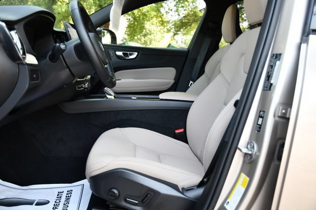 Used 2026 Volvo XC60 B5 Plus AWD/4WD image 15
