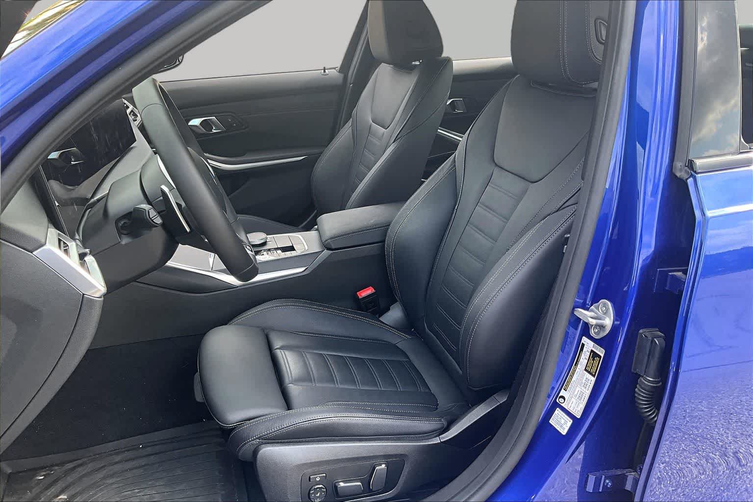 Used 2026 BMW 330i Sedan w/ M Sport Package RWD image 7