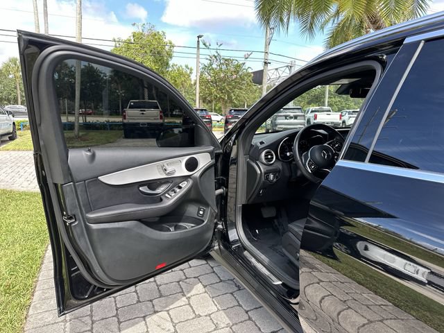 Used 2022 Mercedes-Benz GLC 300 w/ Premium Package Lite image 22