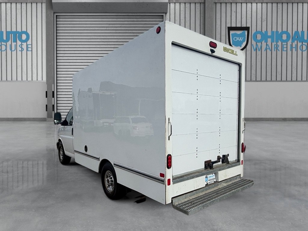Used 2019 GMC Savana 3500 w/ Driver Convenience Package RWD image 5