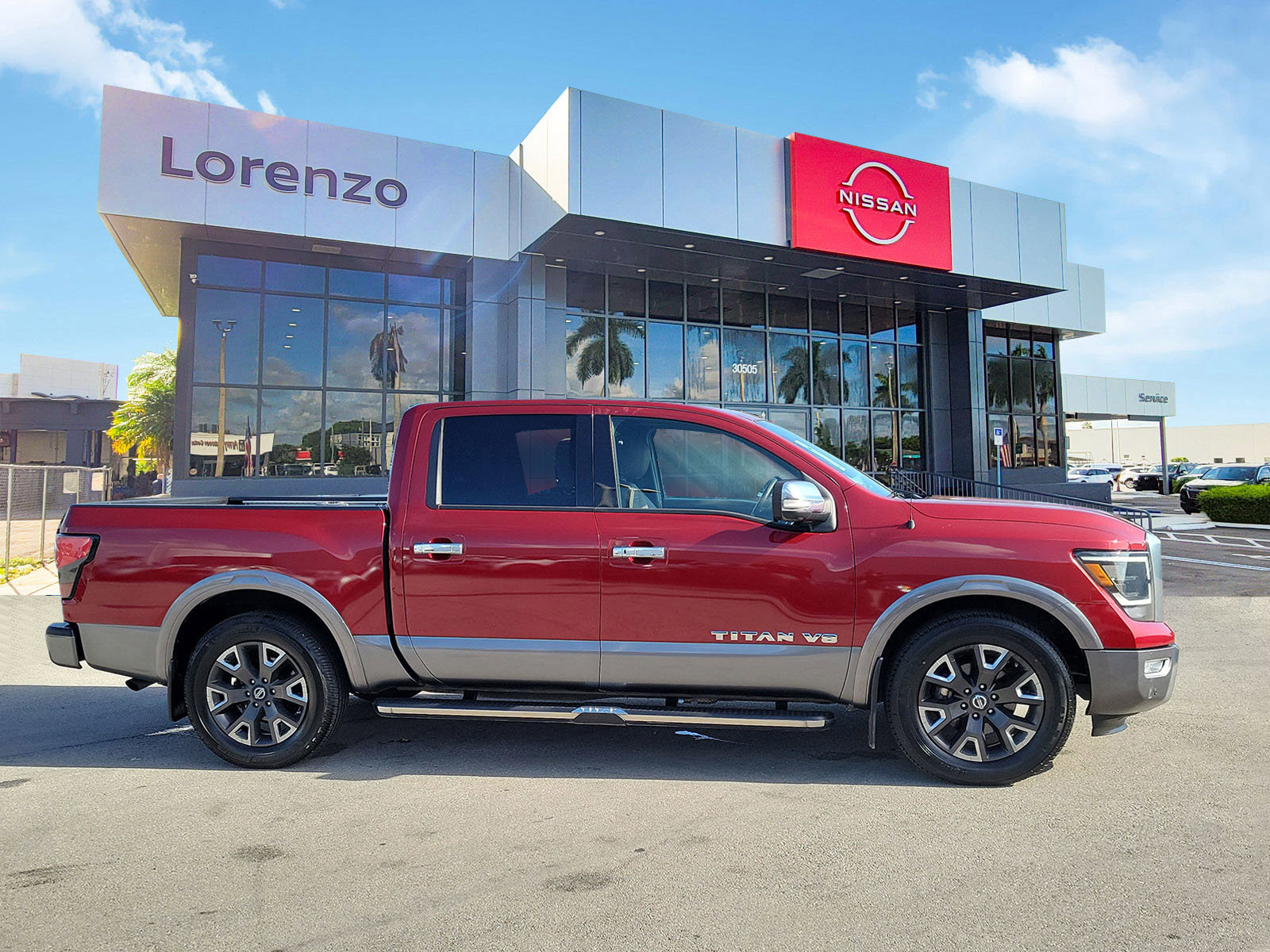 Used 2020 Nissan Titan Platinum Reserve w/ Moonroof Package image 4