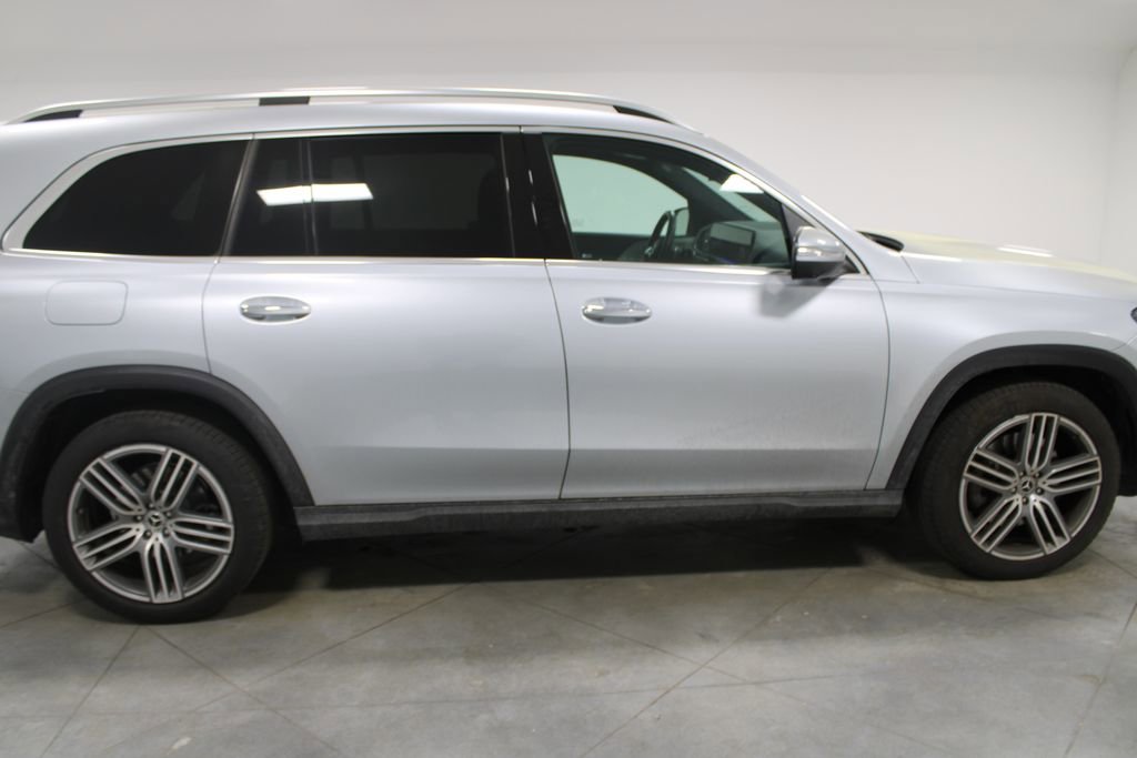 Used 2025 Mercedes-Benz GLS 450 4MATIC image 11