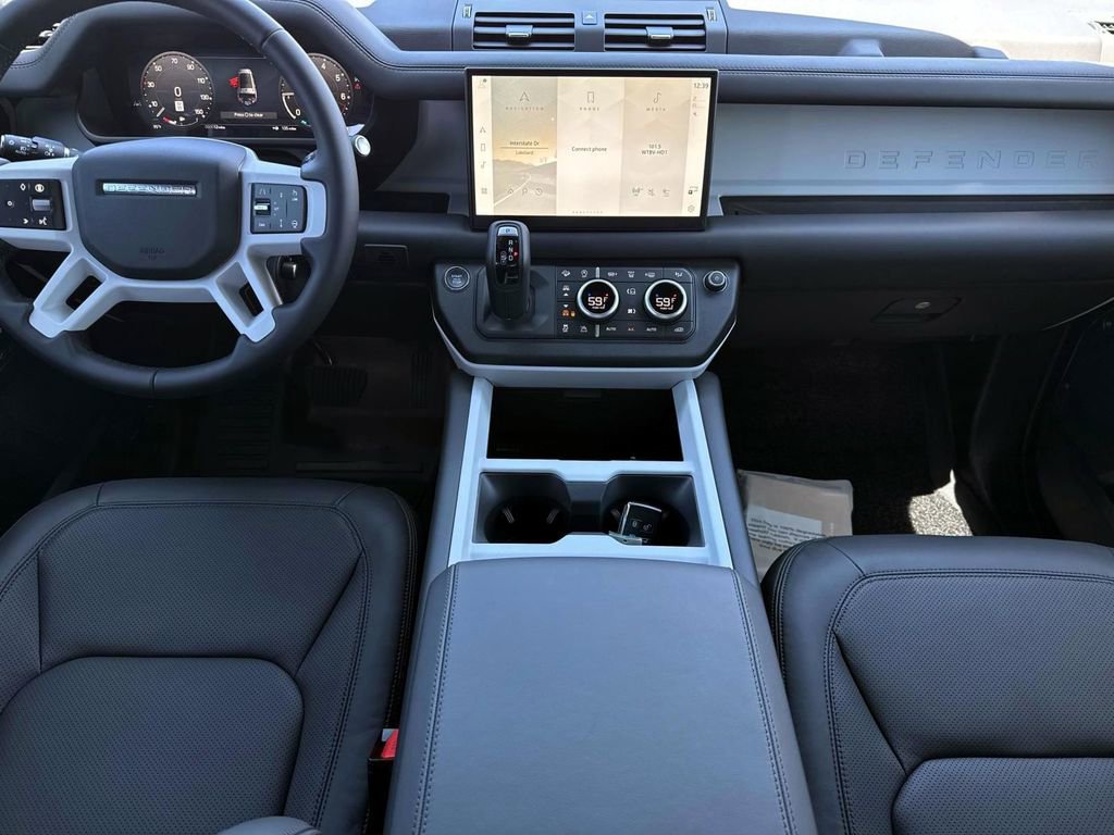 New 2025 Land Rover Defender 130 X-Dynamic SE image 14