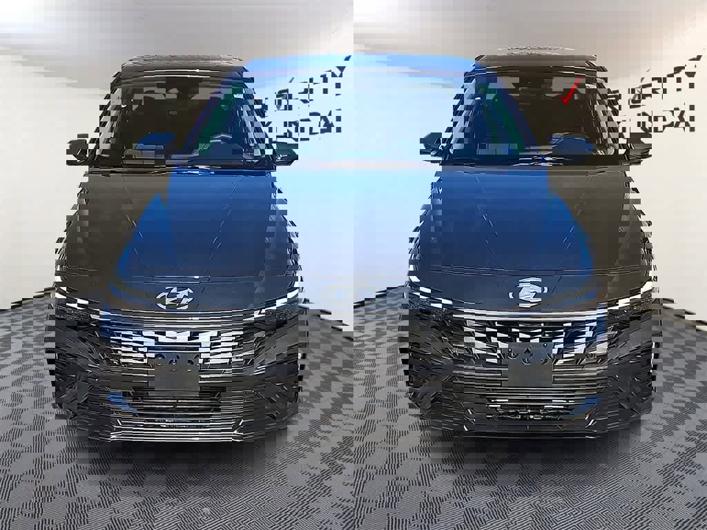 New 2026 Hyundai Elantra SE image 2