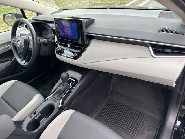 Used 2025 Toyota Corolla LE w/ LE Premium Package image 27