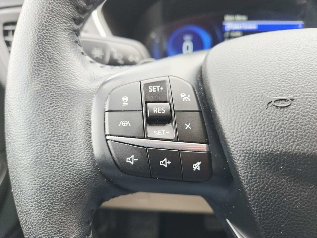 Used 2020 Ford Escape Titanium image 21