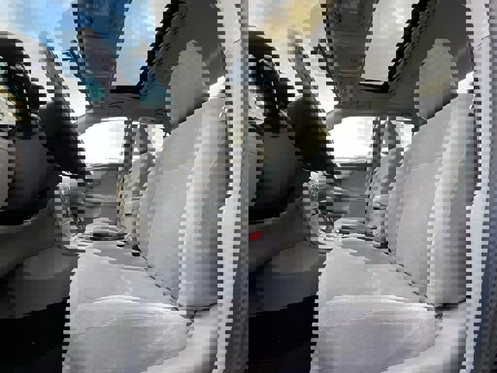 Used 2013 Toyota Corolla LE image 10