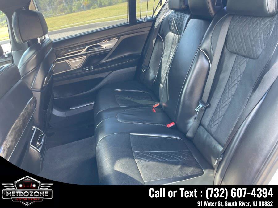 Used 2019 BMW 750i RWD image 20