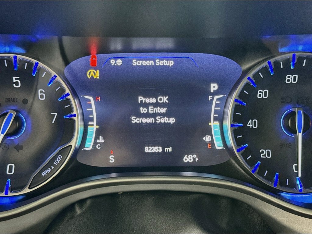 Used 2020 Chrysler Pacifica Touring-L Plus w/ Advanced Safetytec Group FWD image 10