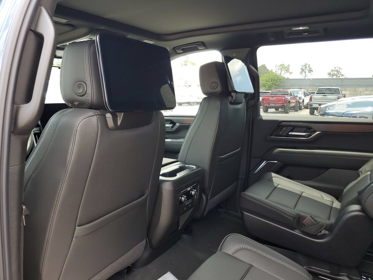 New 2026 GMC Yukon XL Denali w/ Denali Reserve Package AWD/4WD image 10