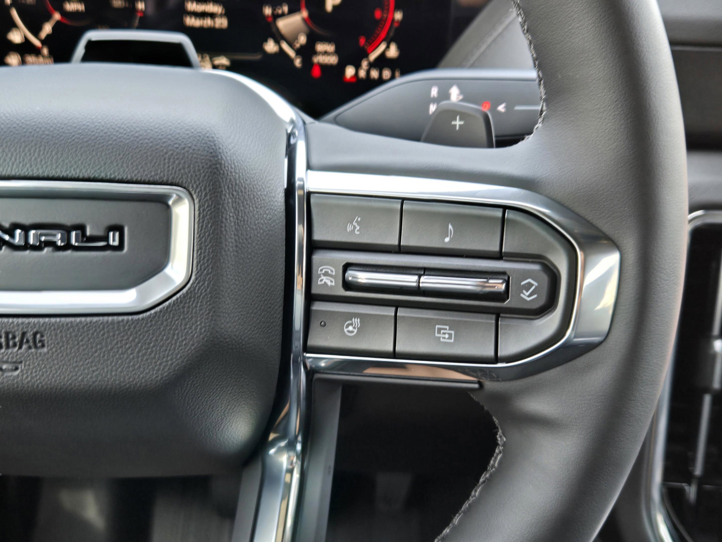 Used 2026 GMC Yukon Denali w/ Denali Reserve Package image 24