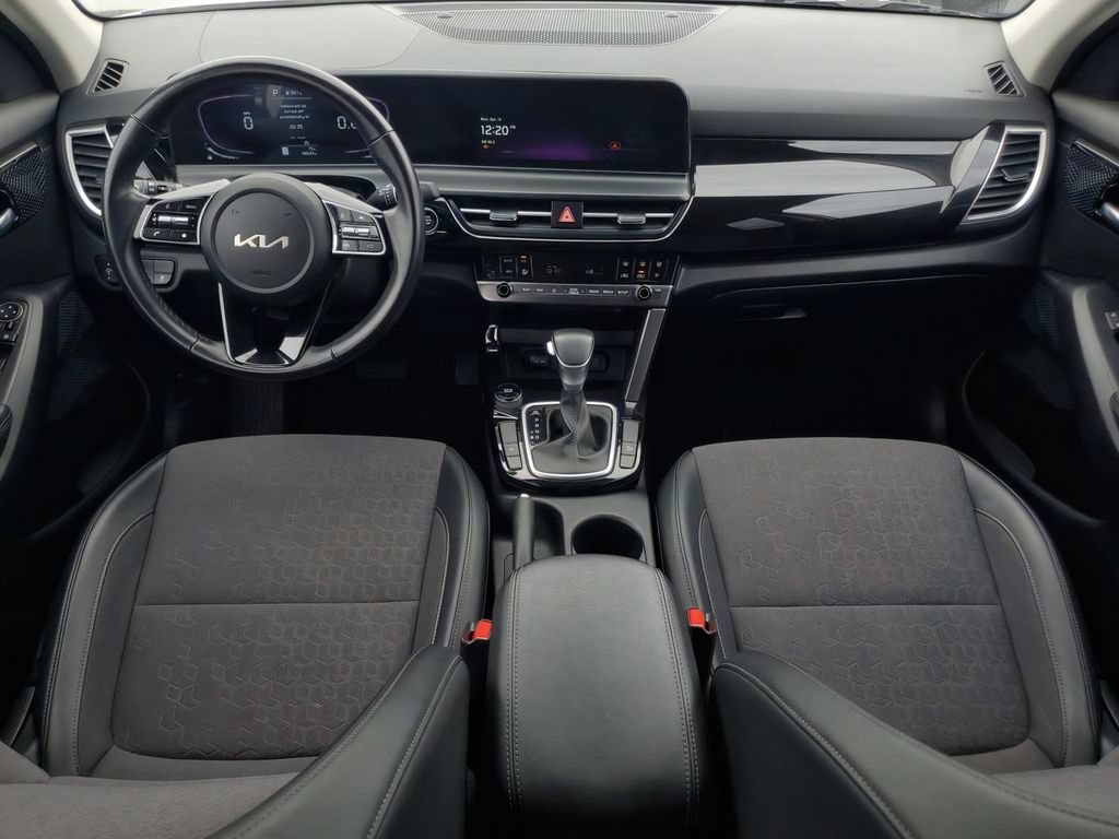 Used 2025 Kia Seltos S FWD image 18