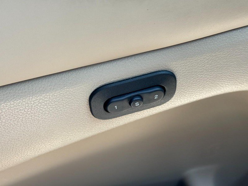 Used 2021 Jeep Grand Cherokee Overland AWD/4WD image 23