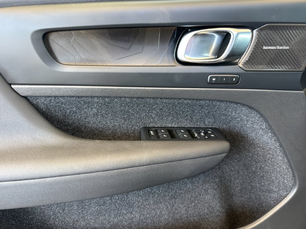 Certified 2023 Volvo C40 P8 Recharge Ultimate AWD/4WD image 10