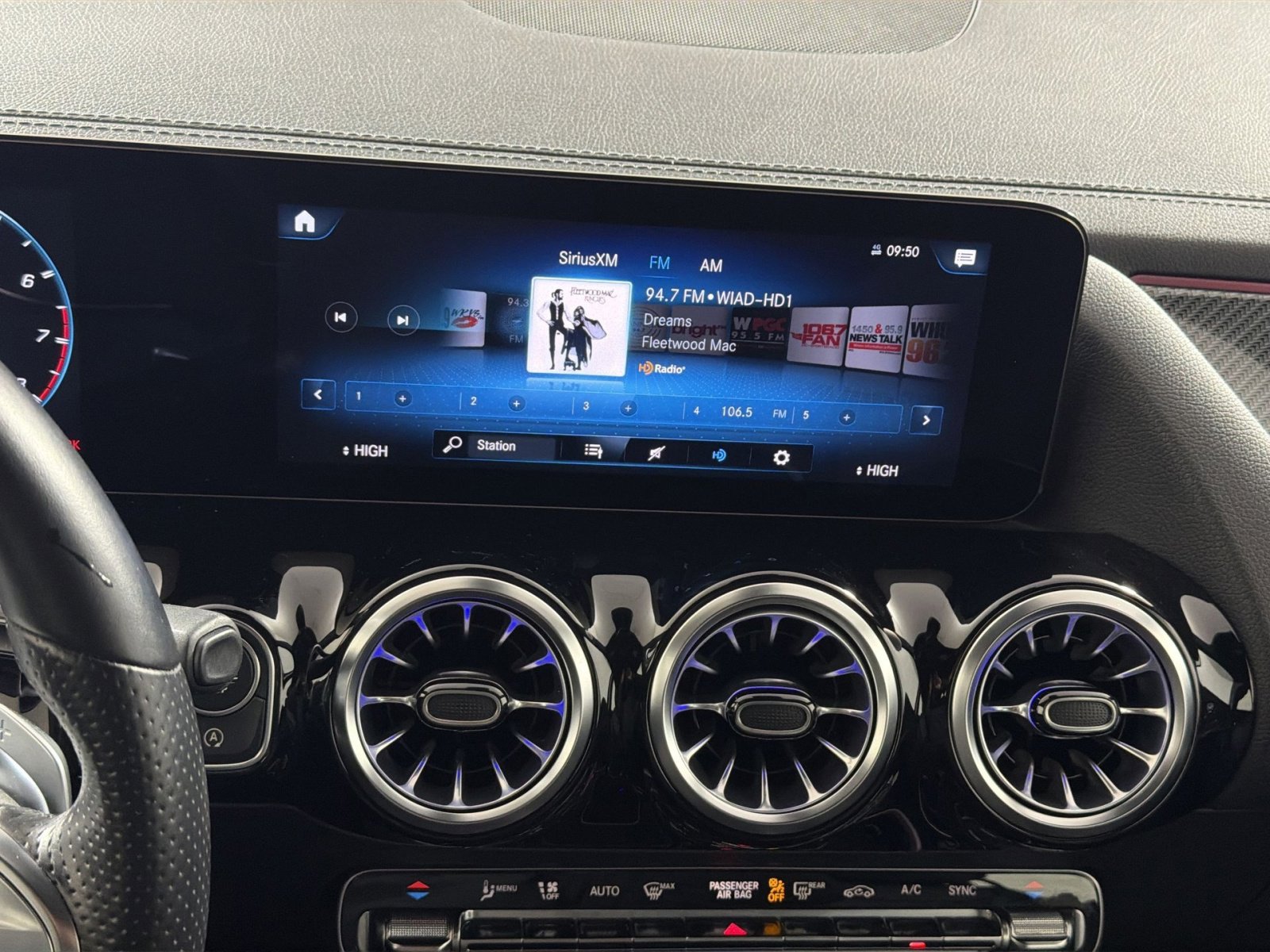 Used 2022 Mercedes-Benz GLA 35 AMG 4MATIC image 18