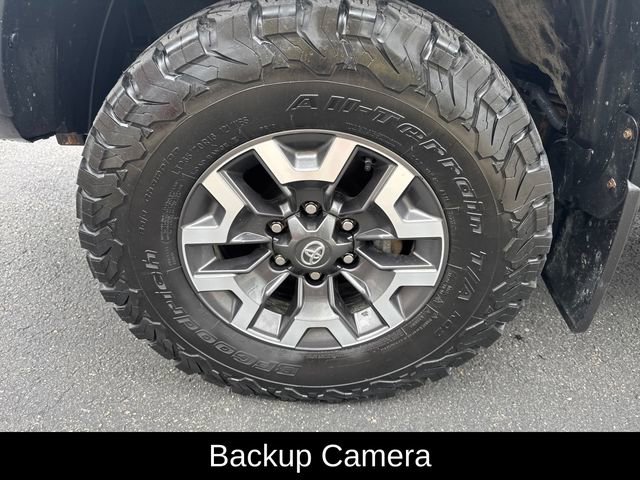 Used 2022 Toyota Tacoma TRD Off-Road w/ Technology Package AWD/4WD image 10