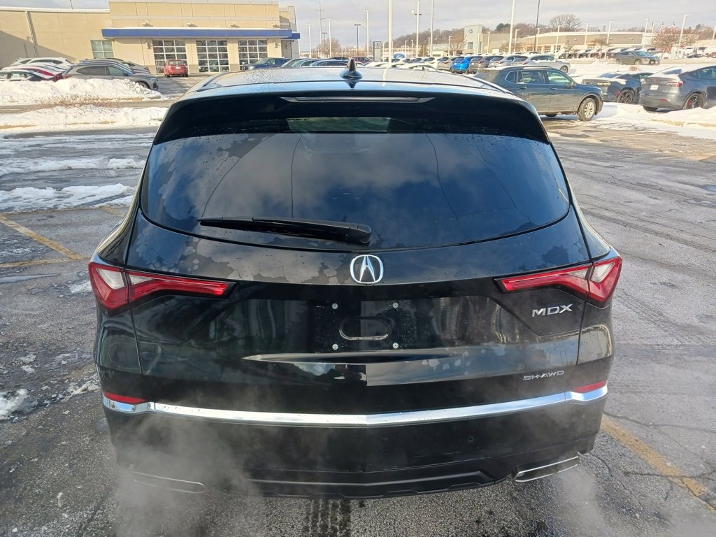 Used 2023 Acura MDX SH-AWD w/ Technology Package image 3