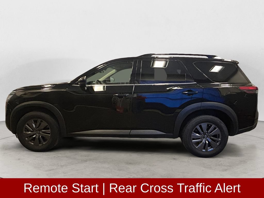 Used 2025 Nissan Pathfinder SV AWD/4WD image 2
