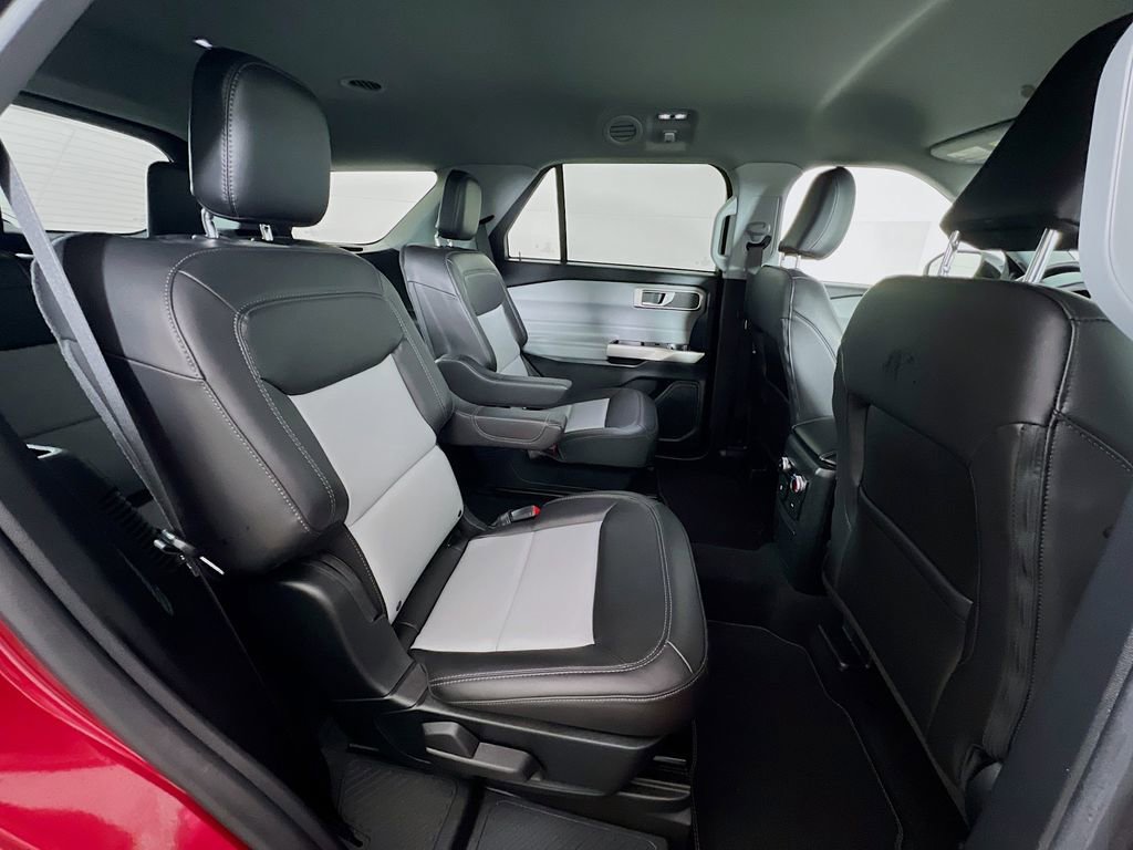 Used 2023 Ford Explorer XLT w/ Equipment Group 202A image 32