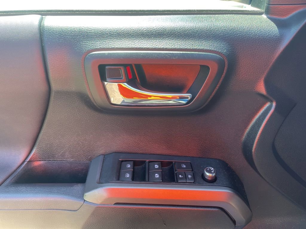 Used 2017 Toyota Tacoma TRD Sport w/ Tow Package RWD image 17