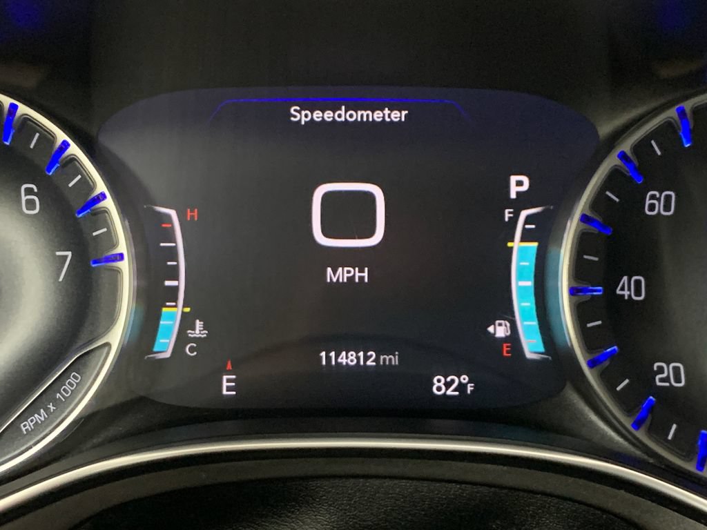 Used 2019 Chrysler Pacifica Limited FWD image 36