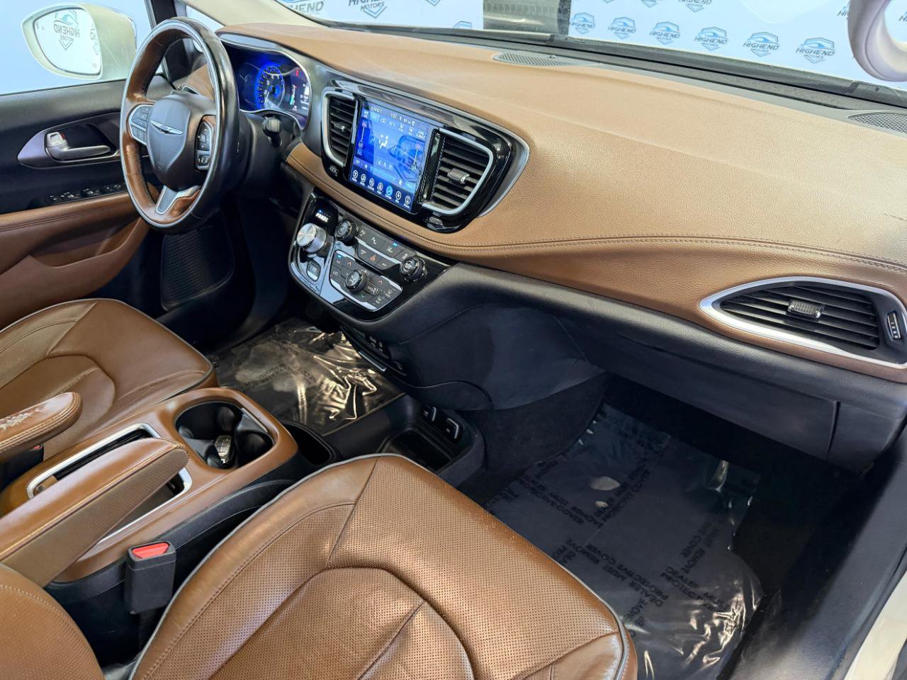 Used 2017 Chrysler Pacifica Limited FWD image 35