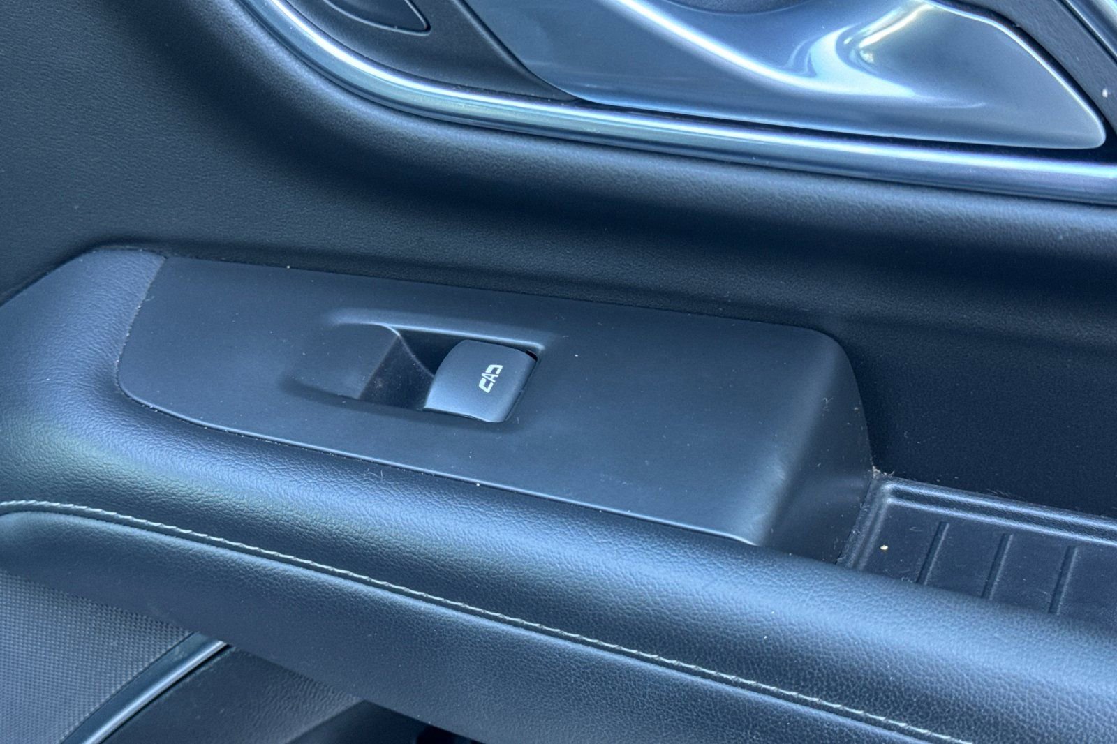 Used 2022 Chevrolet Tahoe Z71 w/ Off-Road Capability Package image 23