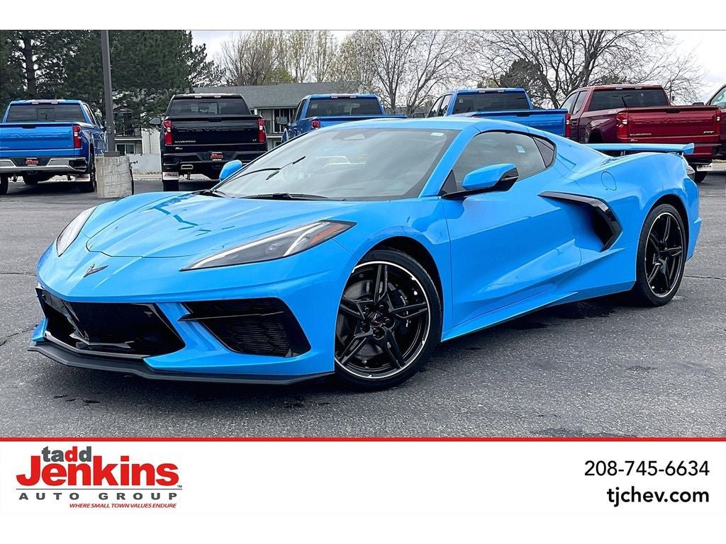 Used 2025 Chevrolet Corvette Stingray Premium Cpe w/ Z51 Performance Package RWD image 1