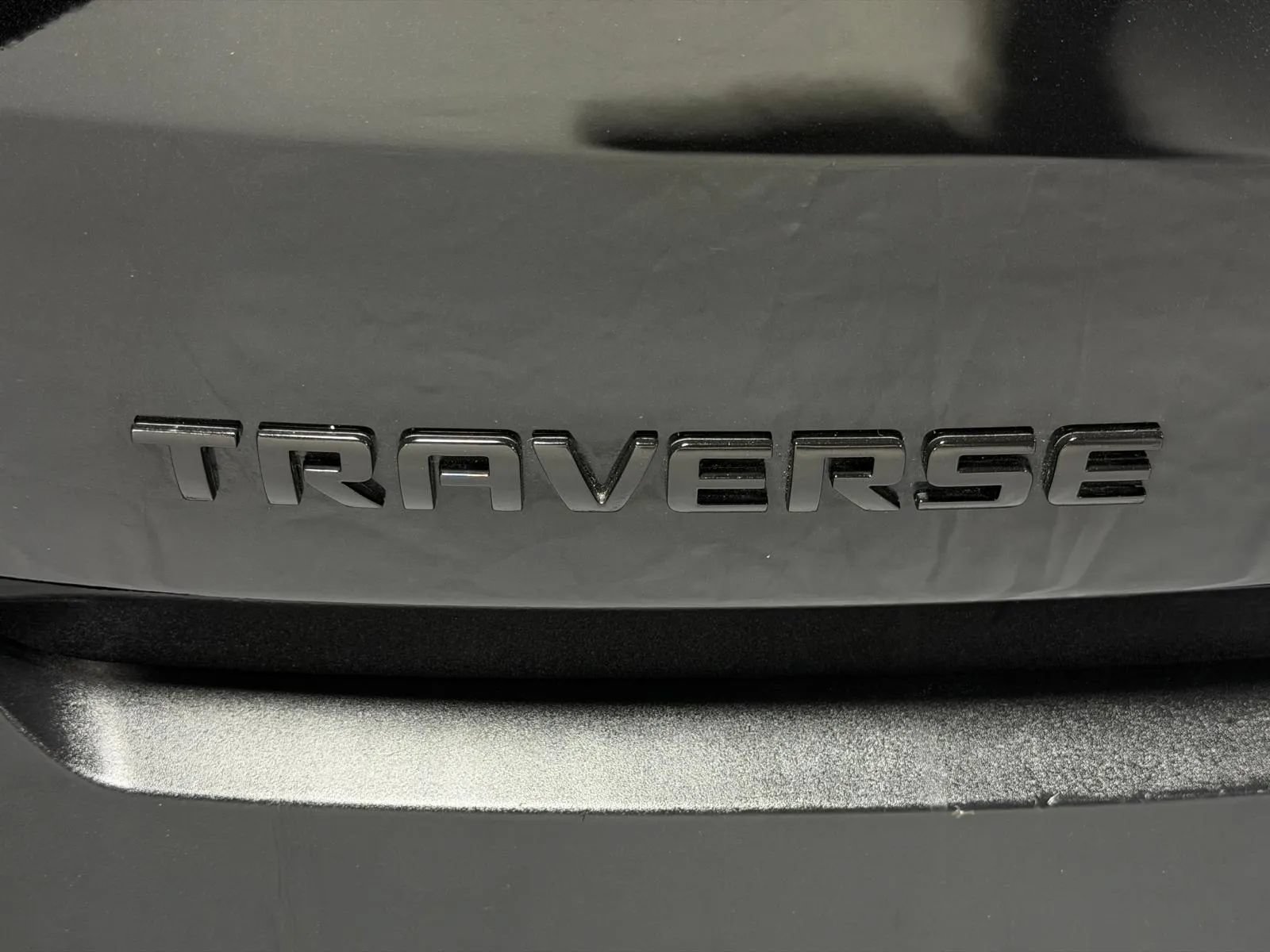 Used 2020 Chevrolet Traverse LT w/ LPO, Cargo Package FWD image 12