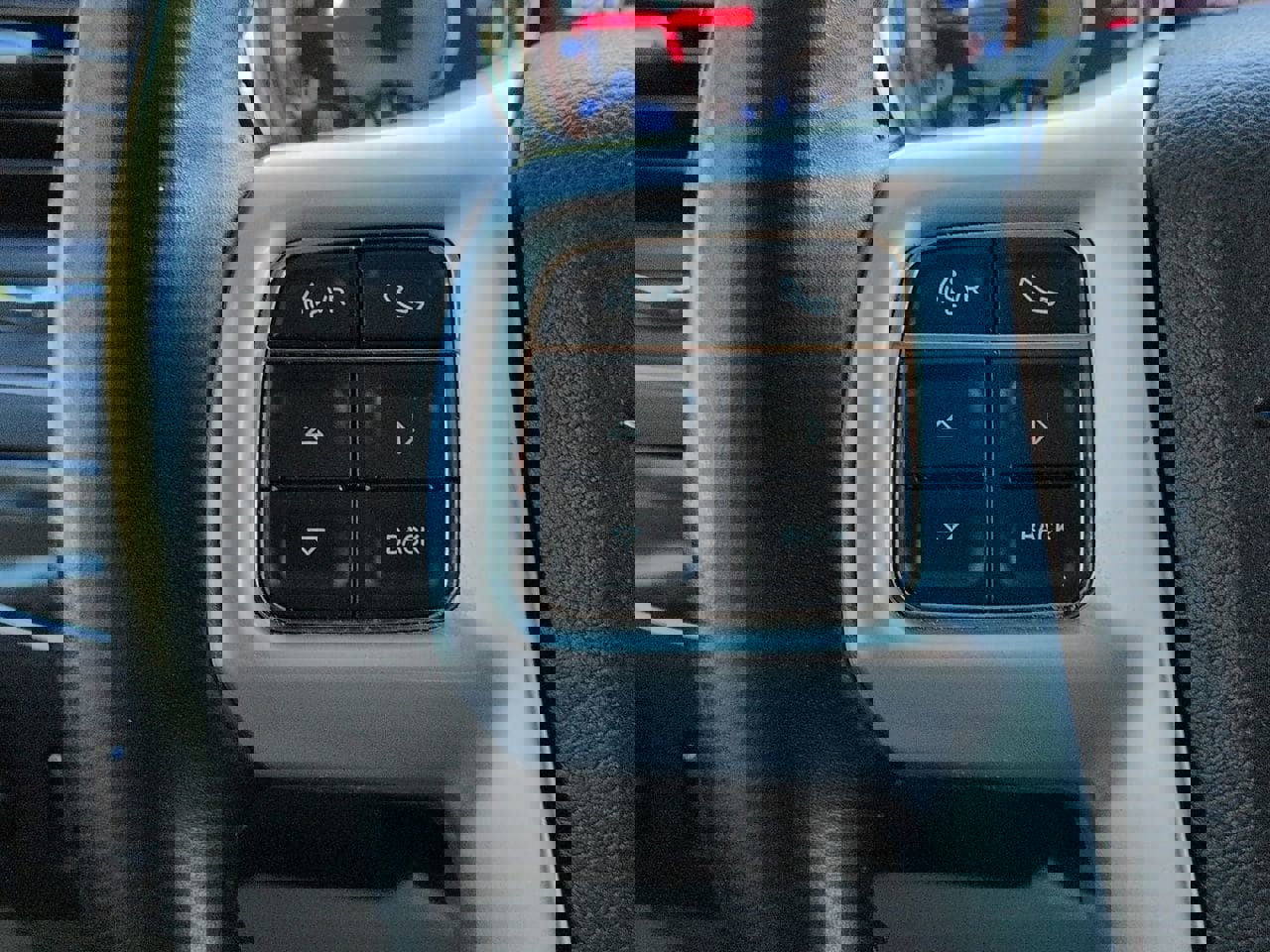 Used 2012 Chrysler Town & Country Limited image 11