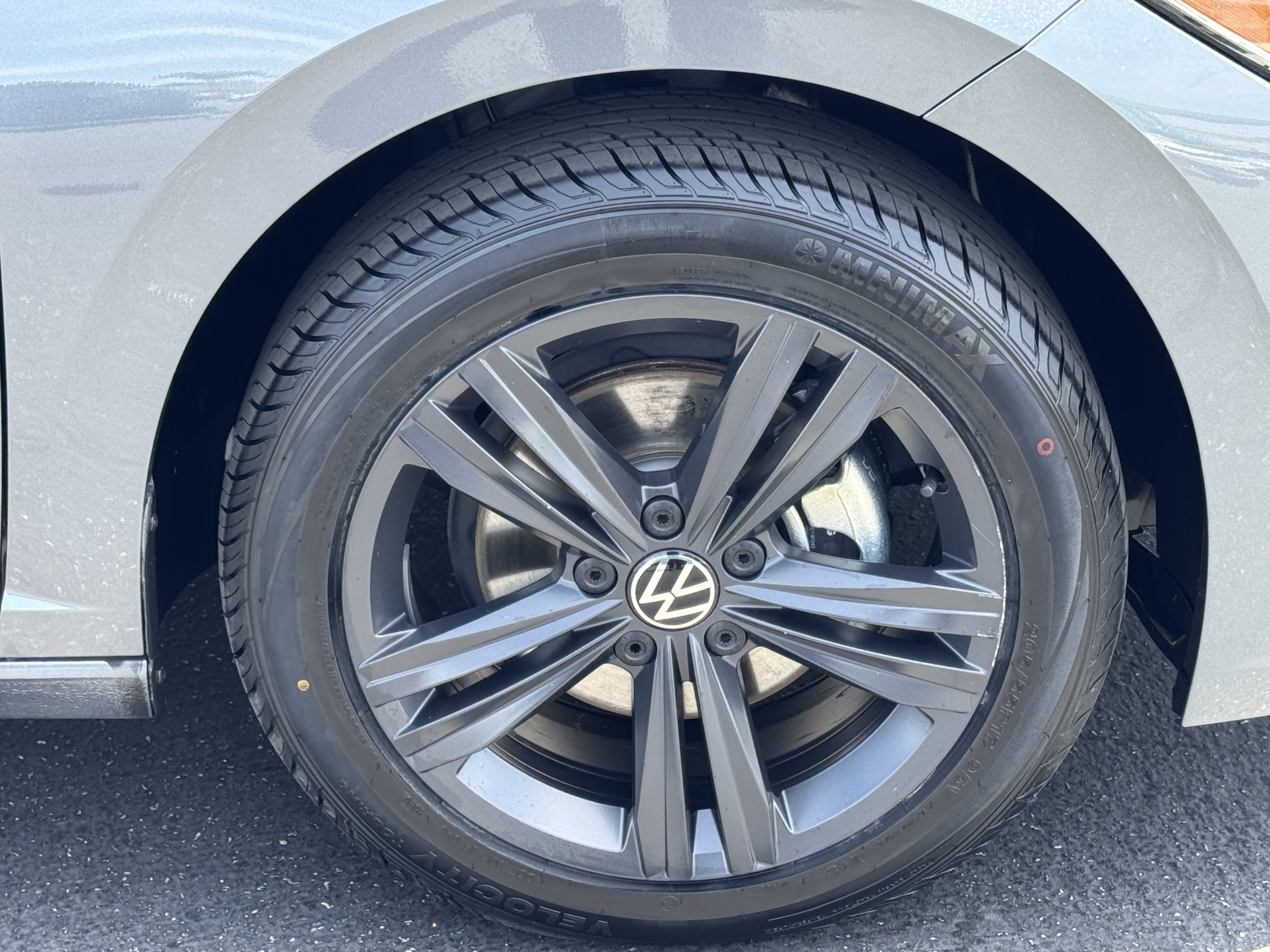 Used 2023 Volkswagen Jetta SE w/ Panoramic Sunroof Package FWD image 12