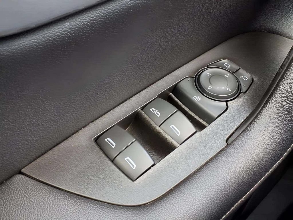 Used 2024 Chevrolet Blazer LT FWD image 18