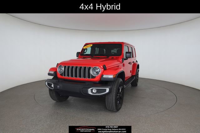 Used 2025 Jeep Wrangler Unlimited Sahara AWD/4WD image 1