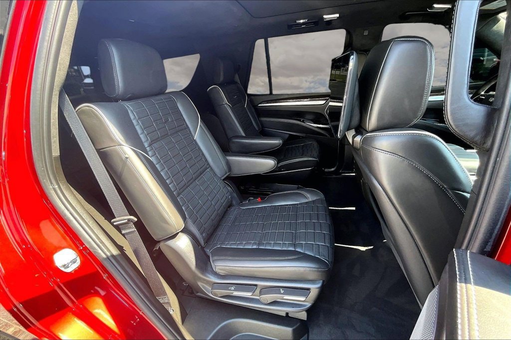 Certified 2025 Cadillac Escalade Sport Platinum w/ LPO, ONYX Package AWD/4WD image 25