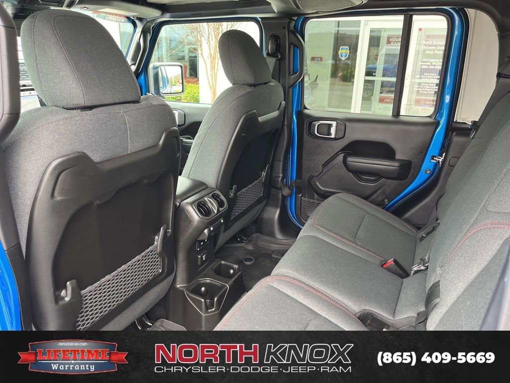 Used 2024 Jeep Gladiator Rubicon w/ Technology Group image 15