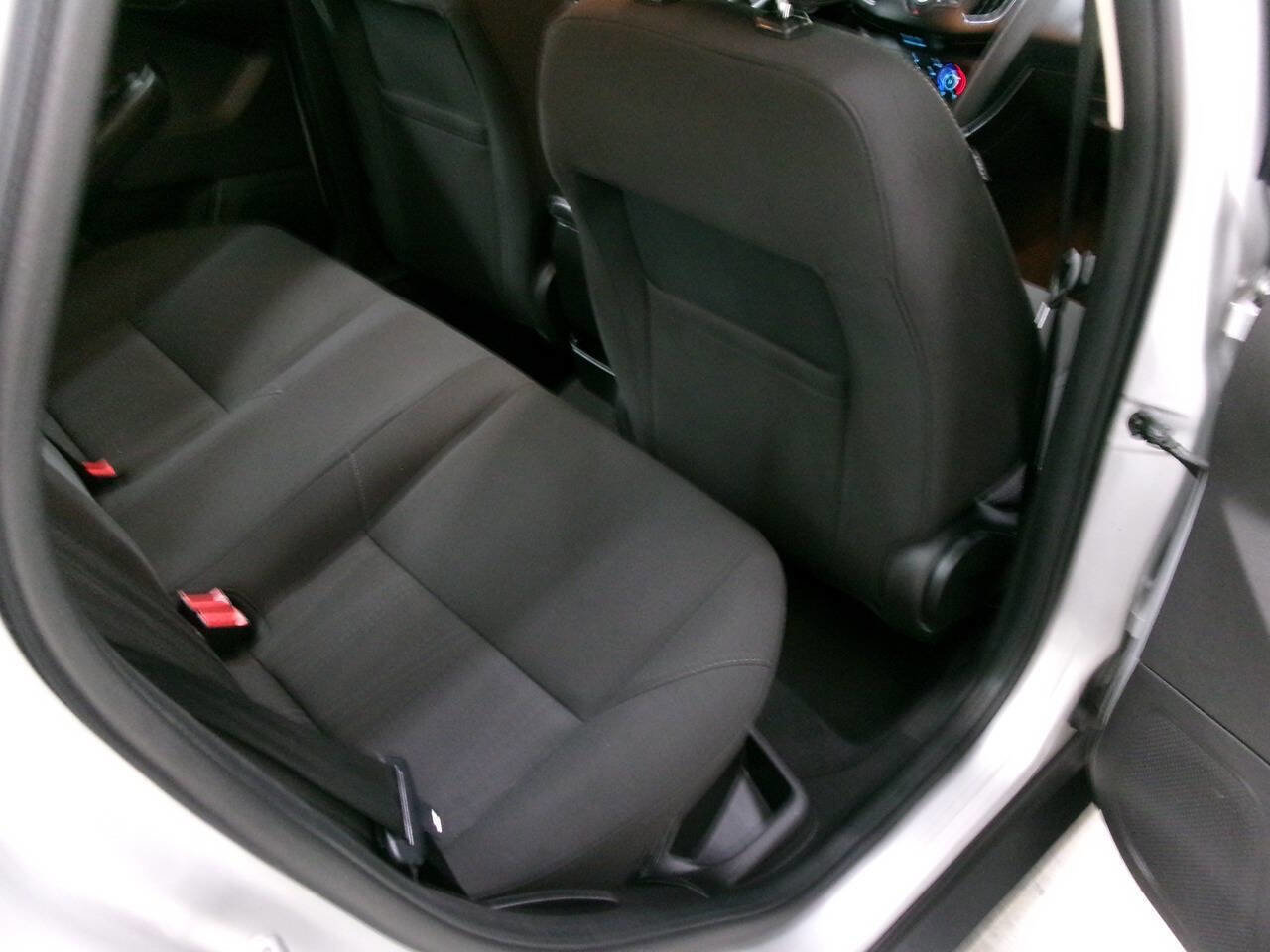 Used 2016 Ford Focus SE FWD image 25