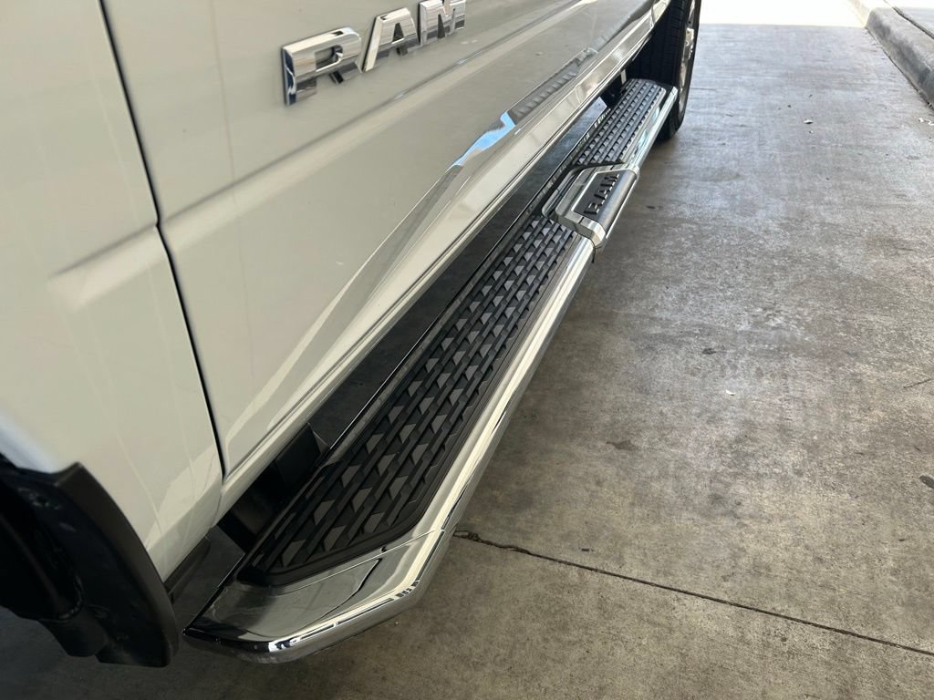 Used 2024 RAM 2500 Big Horn AWD/4WD image 16