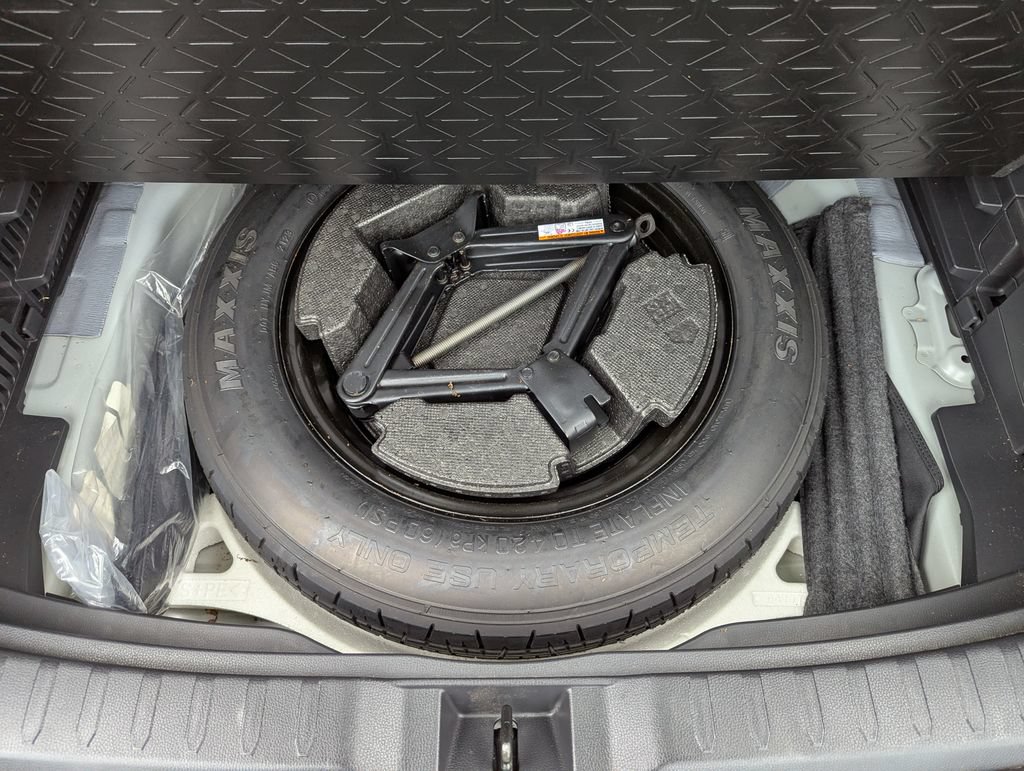 Used 2023 Toyota RAV4 XLE AWD/4WD image 42